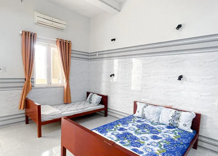 Khách sạn hẻo lánh Kim Long *
