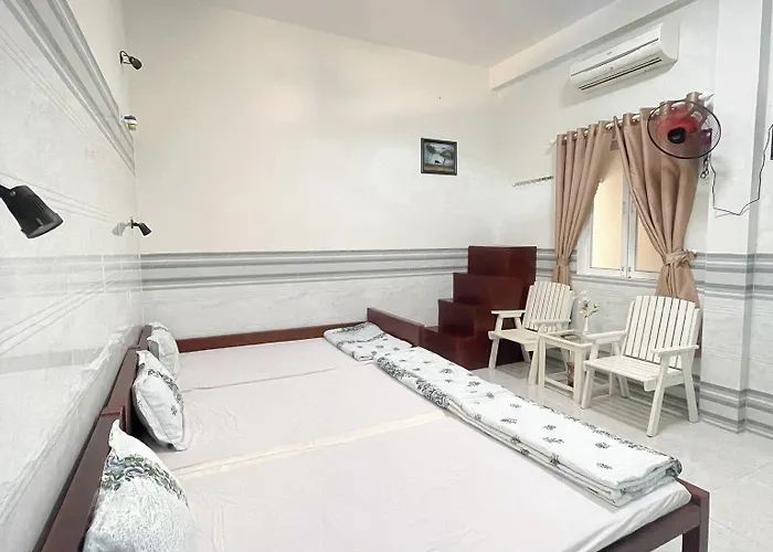 Khách sạn hẻo lánh Kim Long *